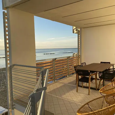 Apartamento Con Terrazza Di 35 Mq Fronte Mare-wifi-barbecue Roseto Degli Abruzzi