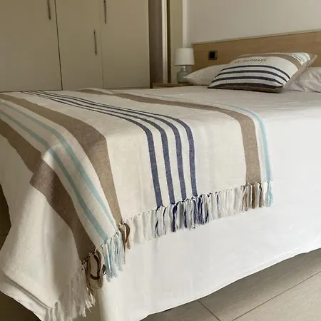 Con Terrazza Di 35 Mq Fronte Mare-wifi-barbecue Apartamento