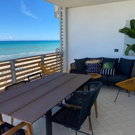 Apartment Con Terrazza Di 35 Mq Fronte Mare-wifi-barbecue *